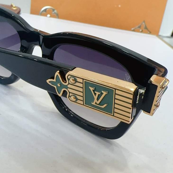 Picture of Louis Vuitton Sunglasses _SKUfw75013624fw
